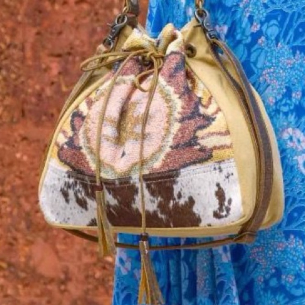 - New Myra Bag Bucket Bag 232871